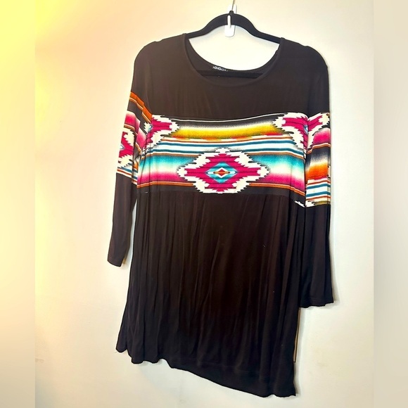 HEIMISH USA Tops - Heimish USA tribal print black top xl